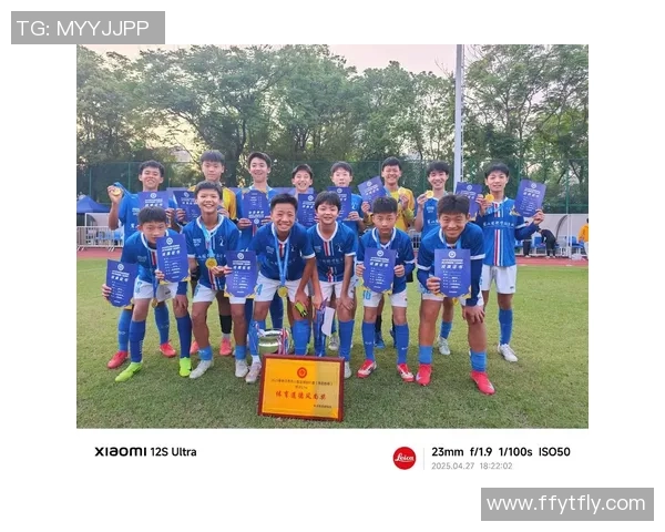 上海足球队的崛起之路:钻石联赛中的拼搏与梦想 上海足球队的崛起之路:钻石联赛中的拼搏与梦想