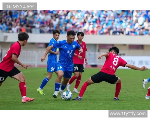 南京足球队逆袭之路揭秘:从默默无闻到大师赛的辉煌征程 南京足球队逆袭之路揭秘:从默默无闻到大师赛的辉煌征程