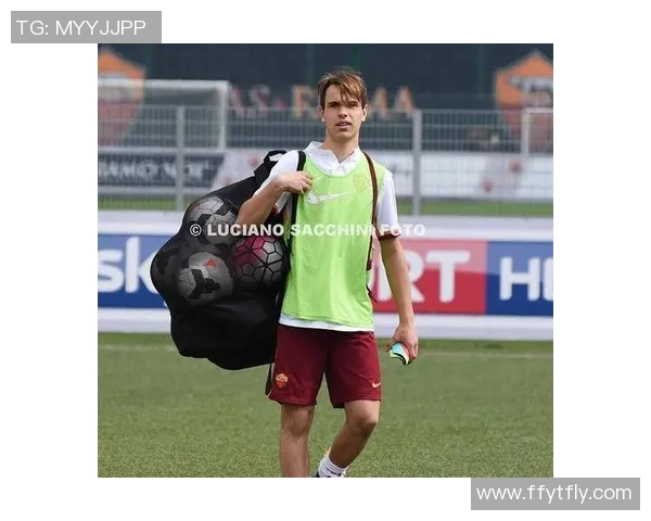 哪个足球明星在空中飞跃的高度让人惊叹不已呢 哪个足球明星在空中飞跃的高度让人惊叹不已呢