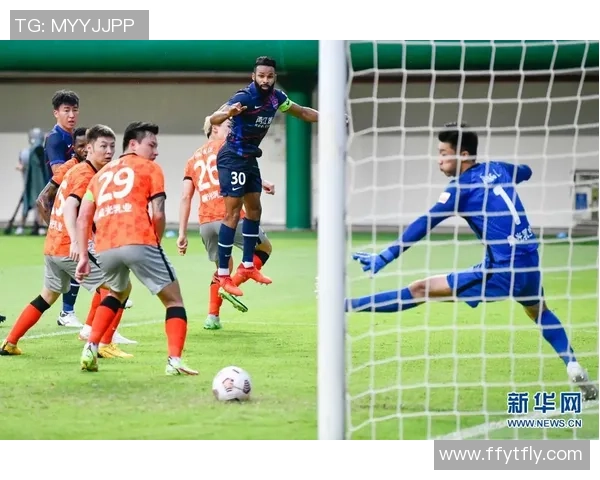 南京足球队与重庆足球队的耐力较量赛后深度分析与反思 南京足球队与重庆足球队的耐力较量赛后深度分析与反思