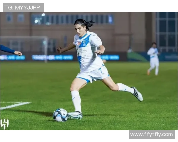 女孩直言足球明星长相不佳引发热议引人关注 女孩直言足球明星长相不佳引发热议引人关注