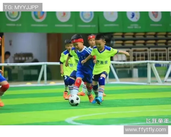 广州足球队团队协作揭秘:如何在绿茵场上实现完美配合与默契合作 广州足球队团队协作揭秘:如何在绿茵场上实现完美配合与默契合作