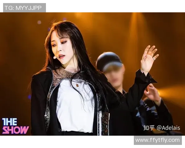 黑皮卷发足球明星女的魅力与实力并存的传奇人生探索 黑皮卷发足球明星女的魅力与实力并存的传奇人生探索